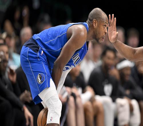 分析,雄鹿对老鹰,比赛解读及,皇冠体育app下载,皇冠体育官网,澳门皇冠体育,bet皇冠体育在线