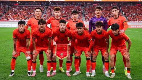 意甲焦点战：拉齐奥战平那不勒斯，AC米兰险胜维罗纳2025-02-17