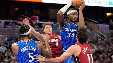 老将苏亚雷斯巧妙倚靠对手，小角度射门锁定胜局